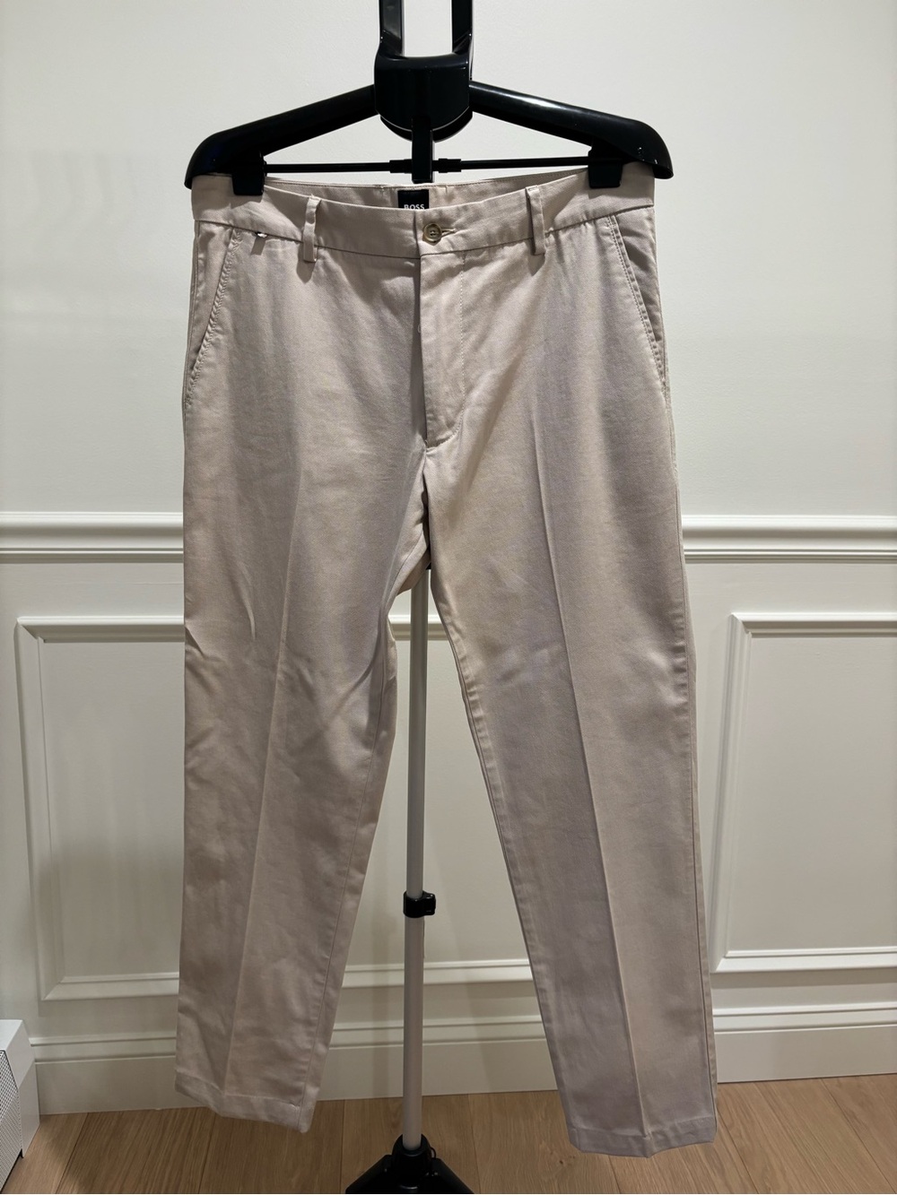 BOSS Men's Light Beige Chinos